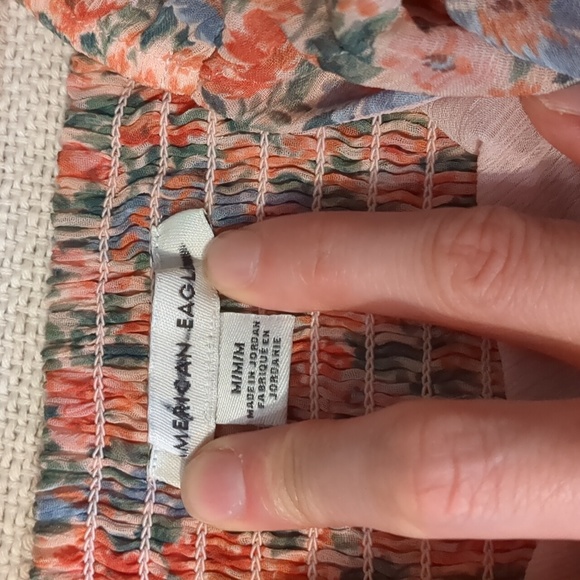 FREE WITH BUNDLE American Eagle| floral blouse - Picture 6 of 8